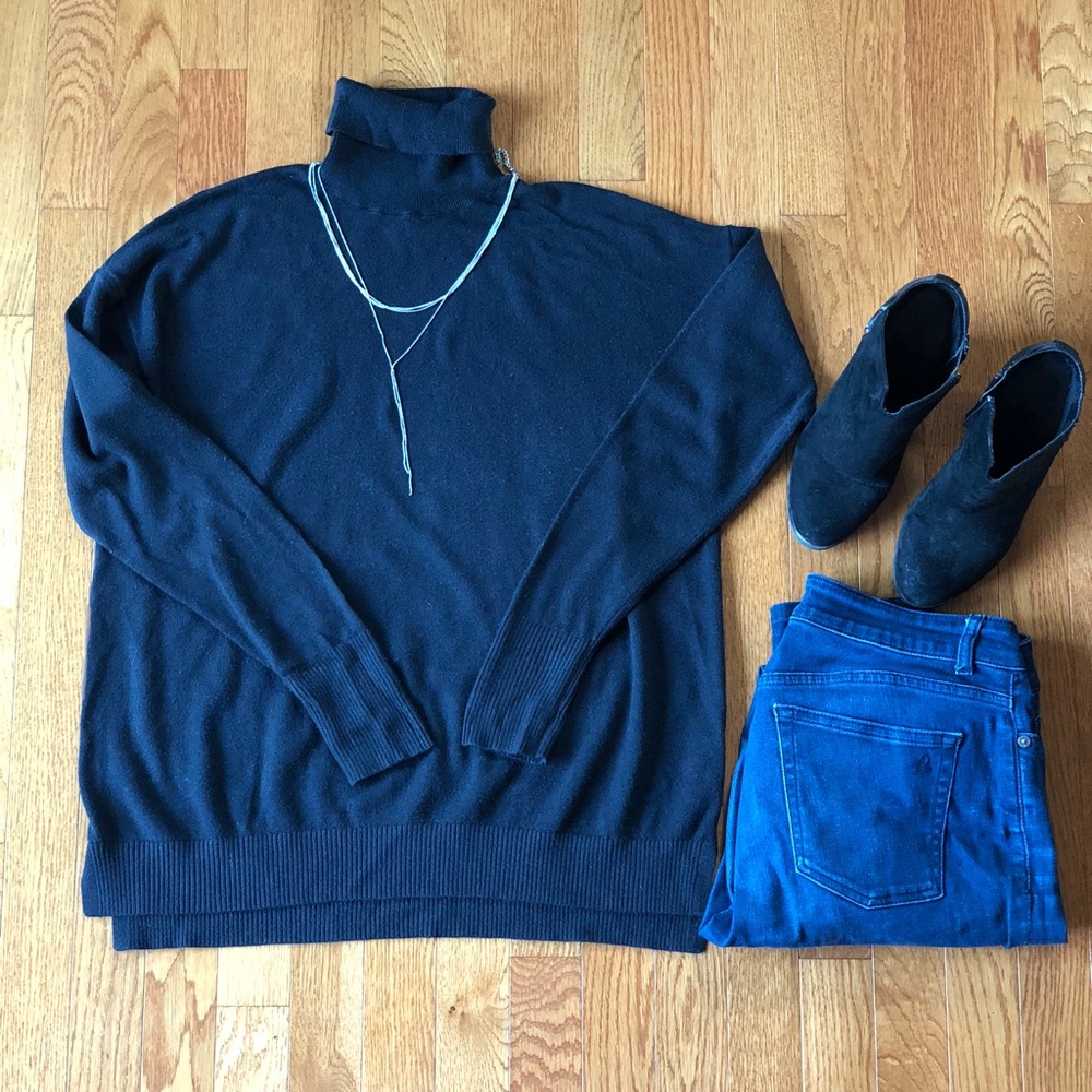 Oversized Black Pullover Turtleneck